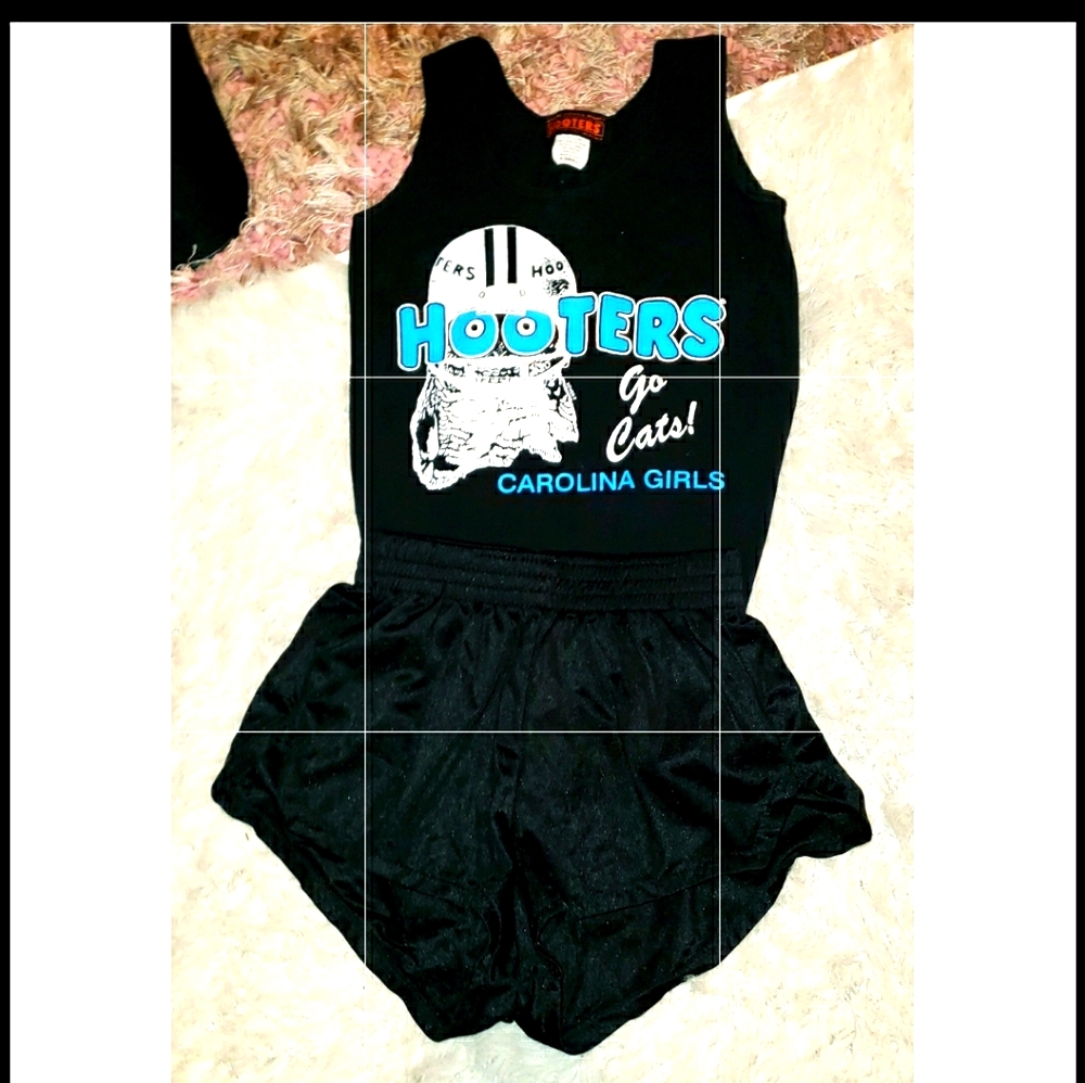 HOOTERS Uniform Size M (Authentic)